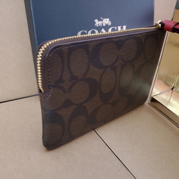 ✅❗️{NEW WITH TAGS}❗️●COACH BOXED WRISTLET ✅ - Picture 8 of 11